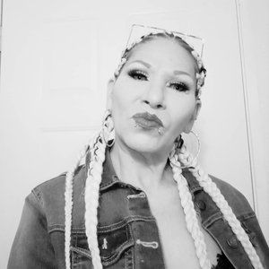 Meet your Posher, Monique